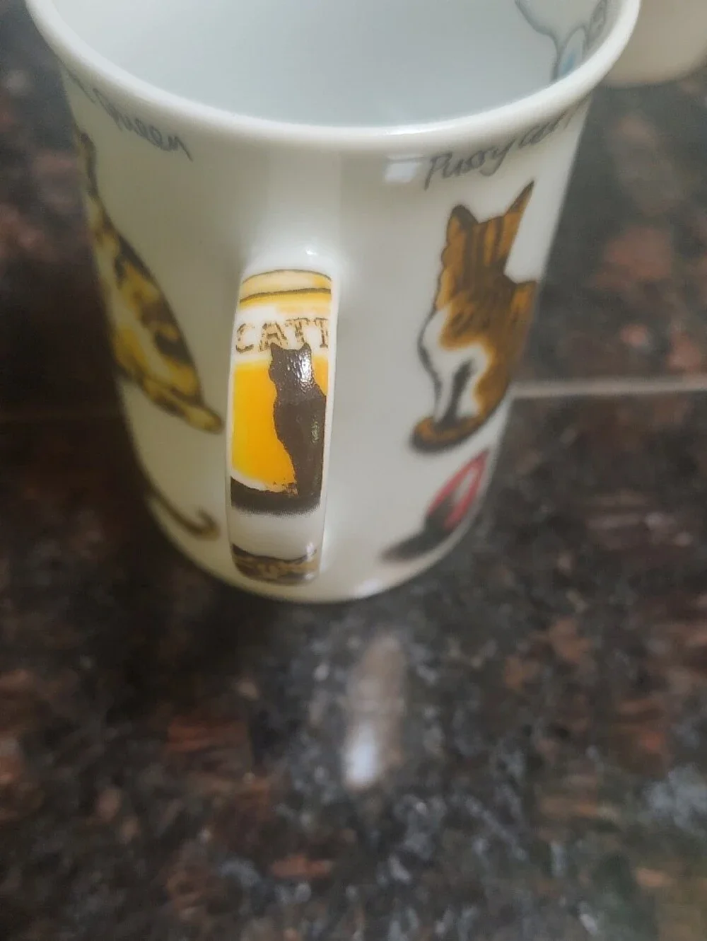 Cat-Print Ceramic Mug in White and Yellow - Unknown Brand
